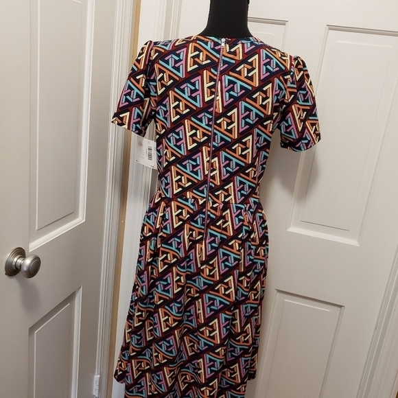 NWT LulaRoe Amelia Geometric Print Dress Size Large, Colorful, Comfy, Stretch - Picture 5 of 12